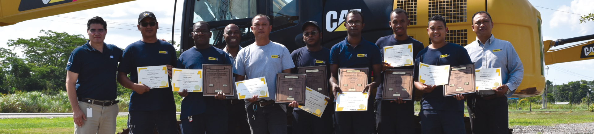 Surmac technicians CAT-gecertificeerd